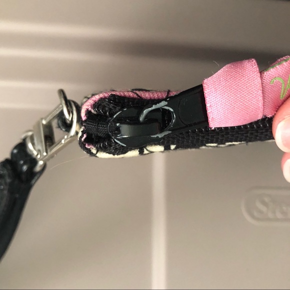 Vera Bradley Wristlet - Picture 9 of 13